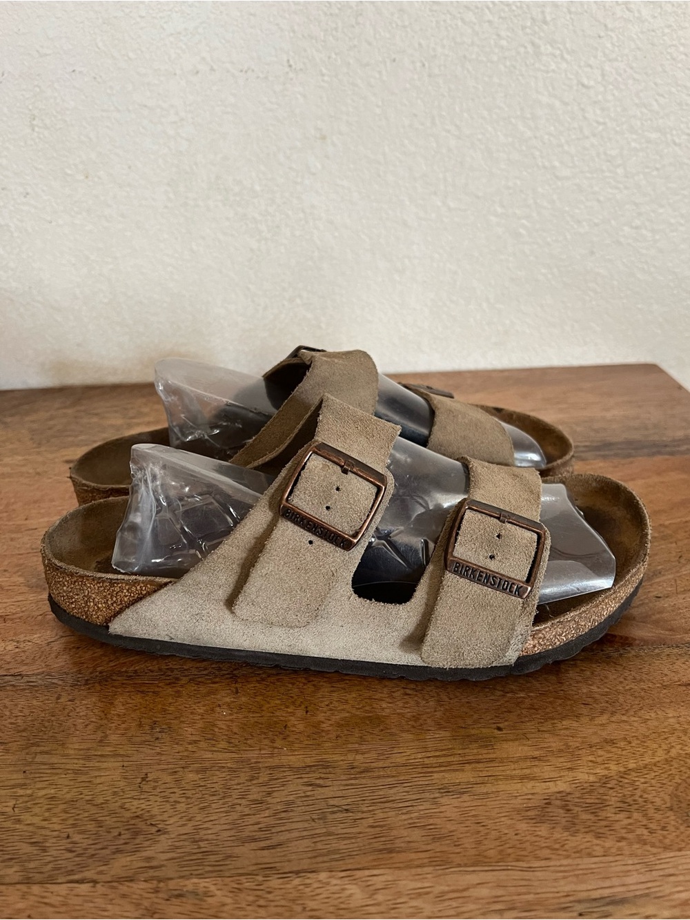Birkenstock Arizona Tan Suede Sandals Size 40 M US 7-7.5 WUS 9 to 9.5
